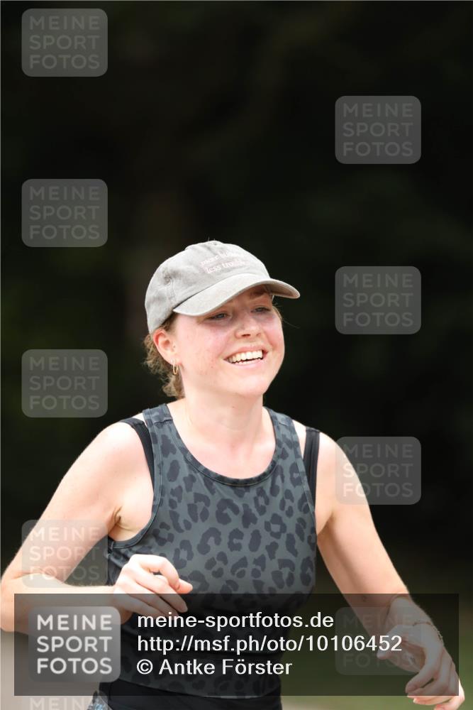 30.08.2026 - Elbe Triathlon Hamburg Antke Förster http://msf.ph/oto/10106452 30.08.2026 12:19:12 Laufen  meine-sportfotos.de