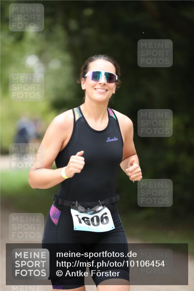 30.08.2026 - Elbe Triathlon Hamburg Antke Förster http://msf.ph/oto/10106454 30.08.2026 12:19:13 Laufen 1606 meine-sportfotos.de