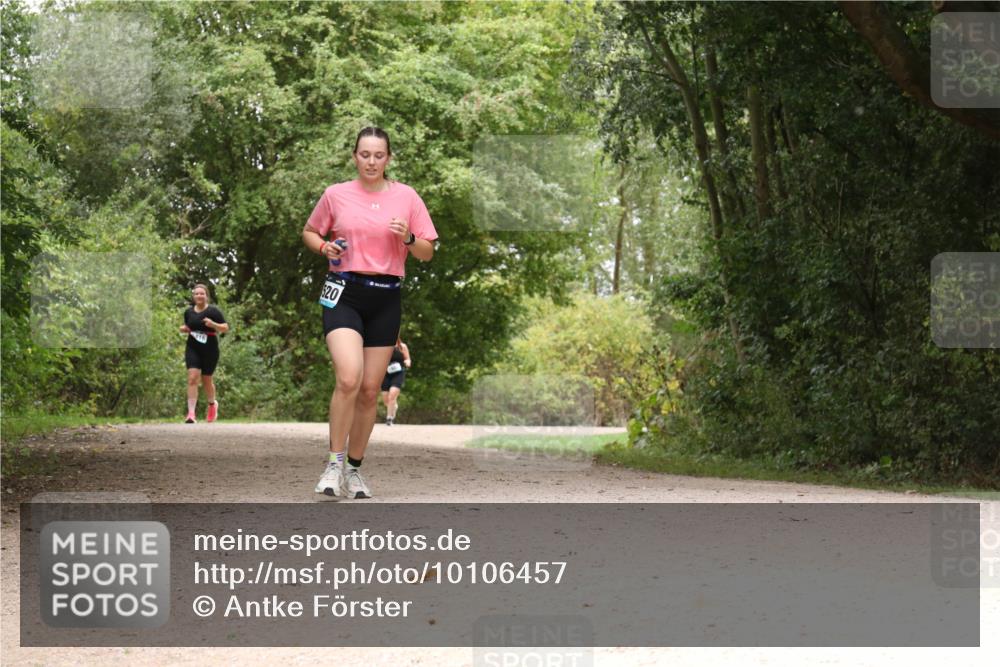30.08.2026 - Elbe Triathlon Hamburg Antke Förster http://msf.ph/oto/10106457 30.08.2026 12:24:59 Laufen 520 meine-sportfotos.de