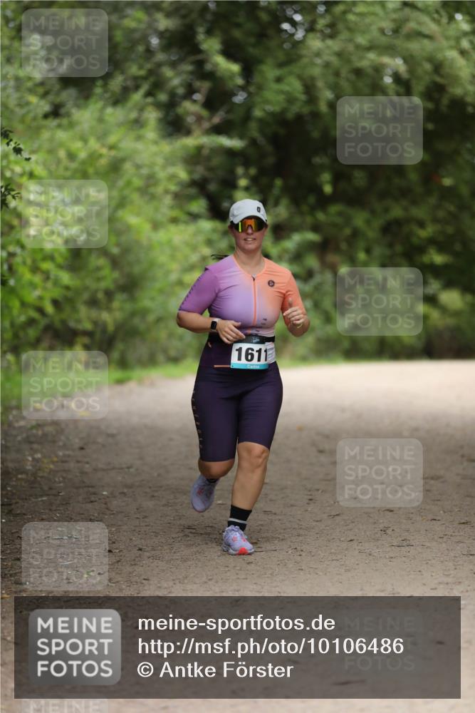 30.08.2026 - Elbe Triathlon Hamburg Antke Förster http://msf.ph/oto/10106486 30.08.2026 12:19:50 Laufen 1611 meine-sportfotos.de