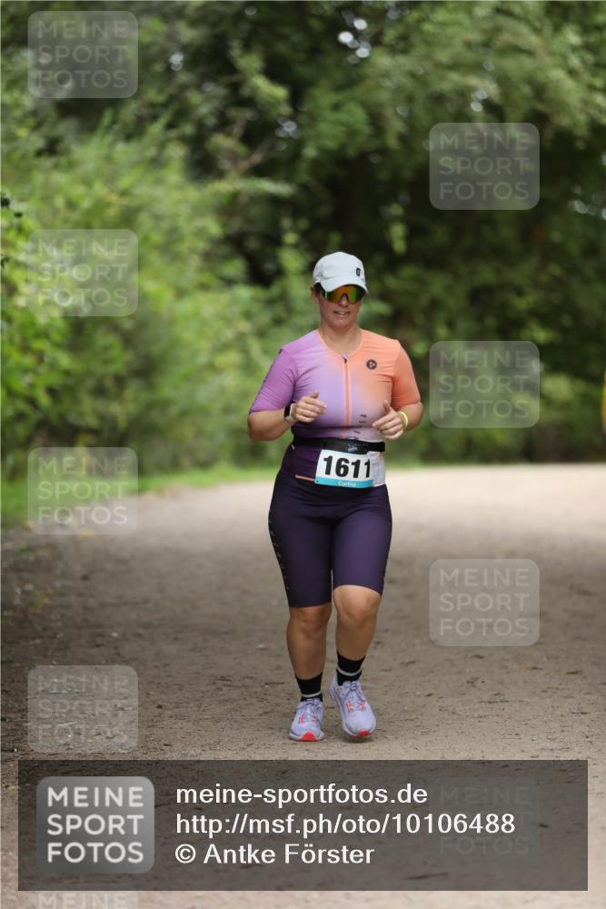 30.08.2026 - Elbe Triathlon Hamburg Antke Förster http://msf.ph/oto/10106488 30.08.2026 12:19:50 Laufen 1611 meine-sportfotos.de