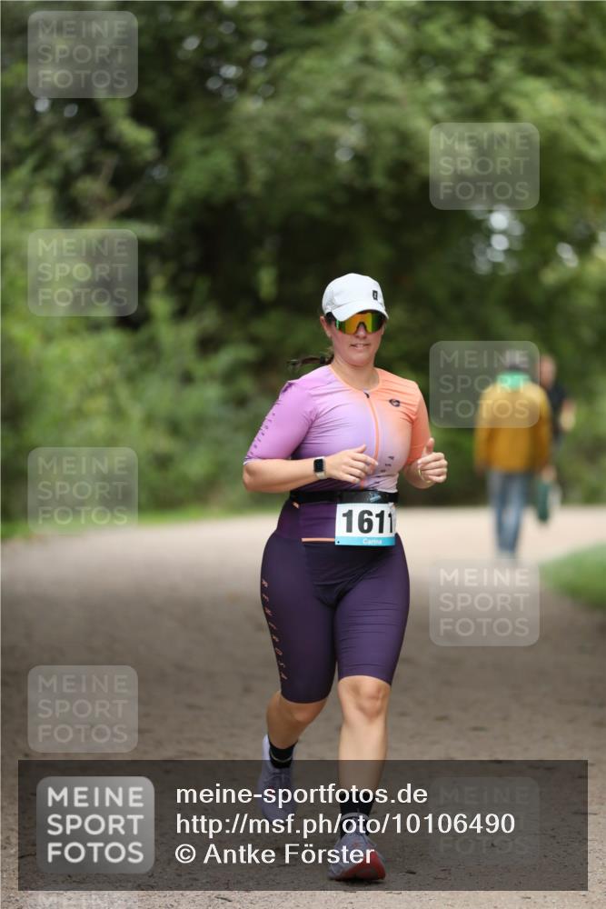 30.08.2026 - Elbe Triathlon Hamburg Antke Förster http://msf.ph/oto/10106490 30.08.2026 12:19:51 Laufen 3, 1611 meine-sportfotos.de