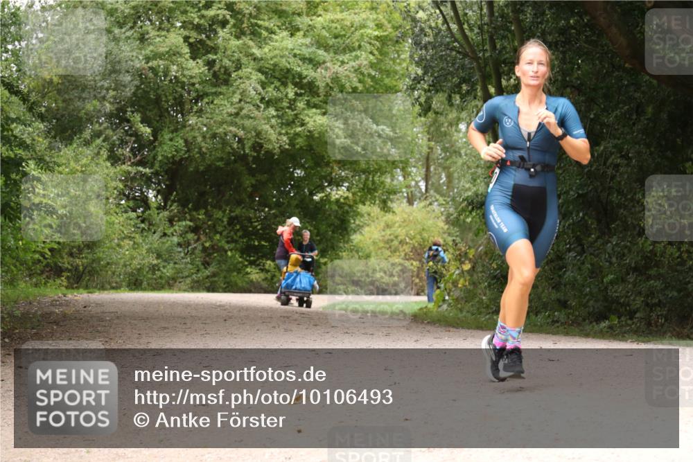 30.08.2026 - Elbe Triathlon Hamburg Antke Förster http://msf.ph/oto/10106493 30.08.2026 12:25:32 Laufen  meine-sportfotos.de