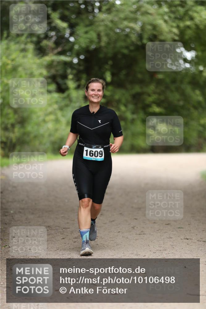 30.08.2026 - Elbe Triathlon Hamburg Antke Förster http://msf.ph/oto/10106498 30.08.2026 12:20:04 Laufen 1609 meine-sportfotos.de