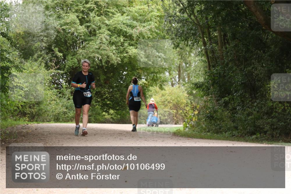 30.08.2026 - Elbe Triathlon Hamburg Antke Förster http://msf.ph/oto/10106499 30.08.2026 12:25:44 Laufen 1710, 1698 meine-sportfotos.de