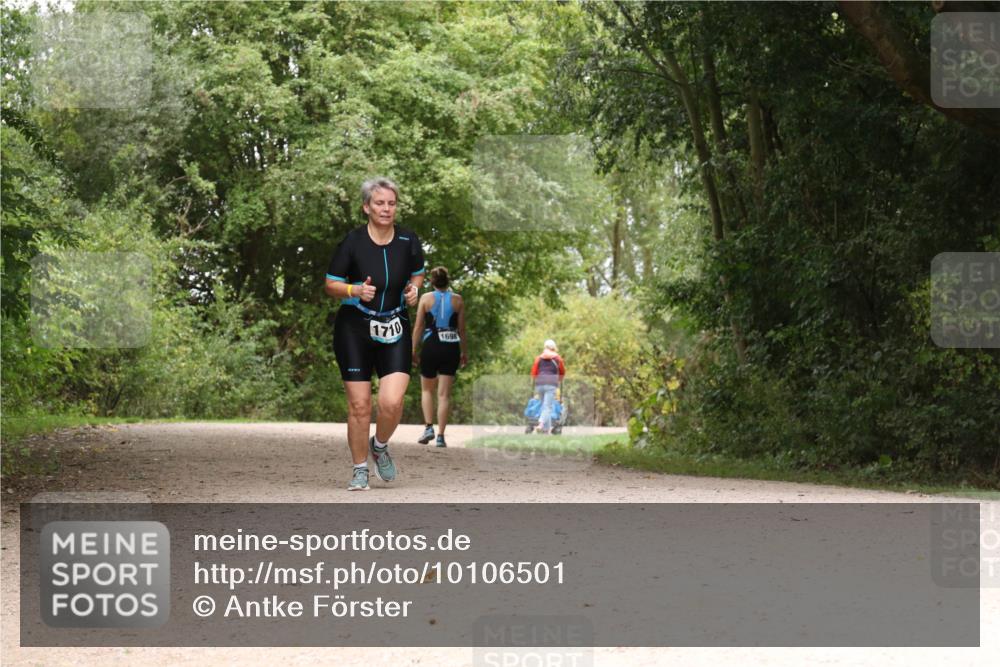 30.08.2026 - Elbe Triathlon Hamburg Antke Förster http://msf.ph/oto/10106501 30.08.2026 12:25:45 Laufen 1710, 1698 meine-sportfotos.de