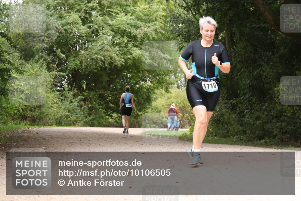 30.08.2026 - Elbe Triathlon Hamburg Antke Förster http://msf.ph/oto/10106505 30.08.2026 12:25:46 Laufen 1698, 1710 meine-sportfotos.de