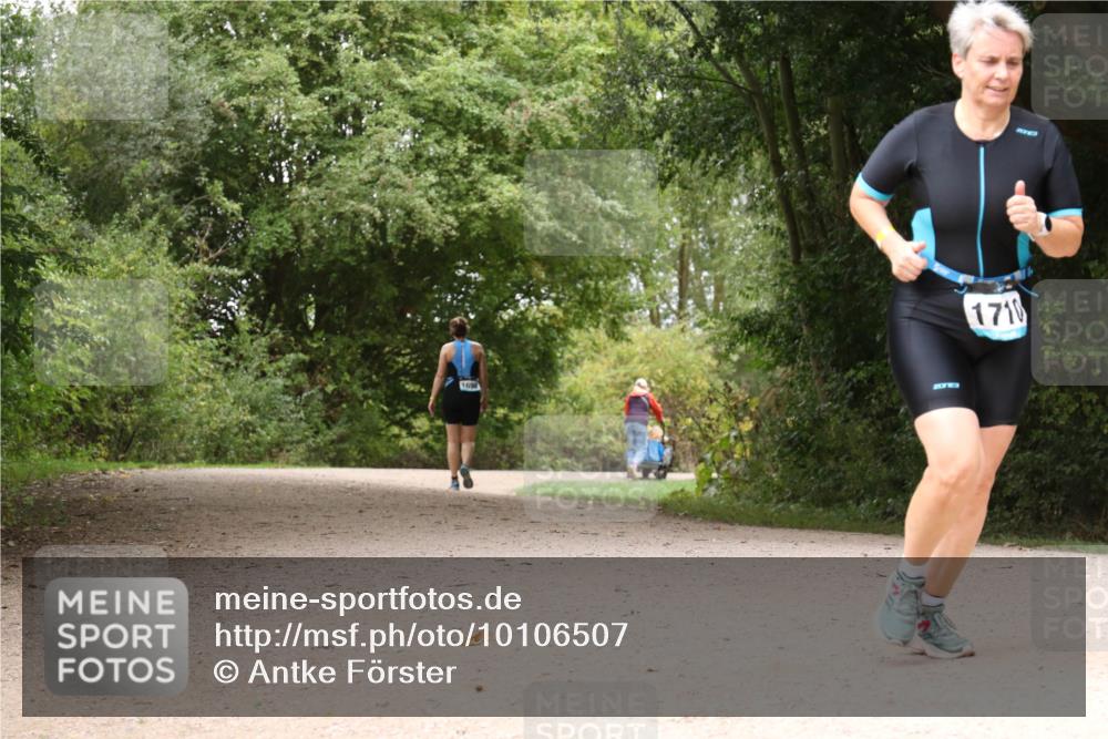 30.08.2026 - Elbe Triathlon Hamburg Antke Förster http://msf.ph/oto/10106507 30.08.2026 12:25:47 Laufen 1698, 1710 meine-sportfotos.de
