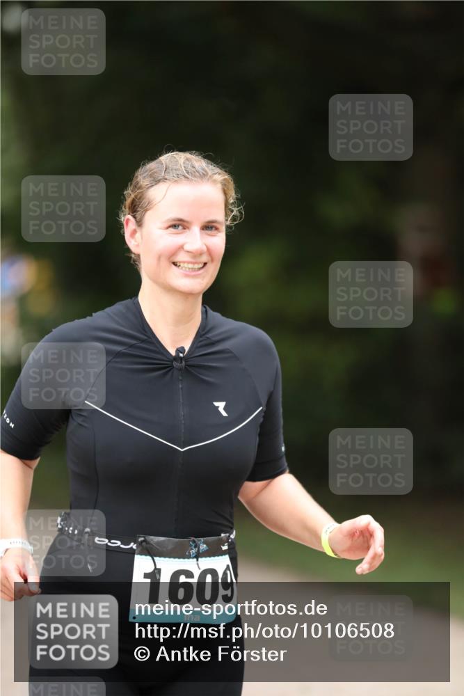 30.08.2026 - Elbe Triathlon Hamburg Antke Förster http://msf.ph/oto/10106508 30.08.2026 12:20:07 Laufen 550, 1609 meine-sportfotos.de