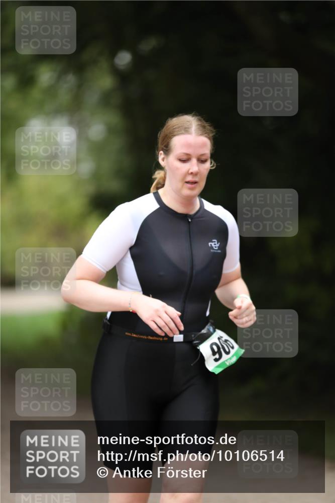 30.08.2026 - Elbe Triathlon Hamburg Antke Förster http://msf.ph/oto/10106514 30.08.2026 12:20:26 Laufen 966 meine-sportfotos.de