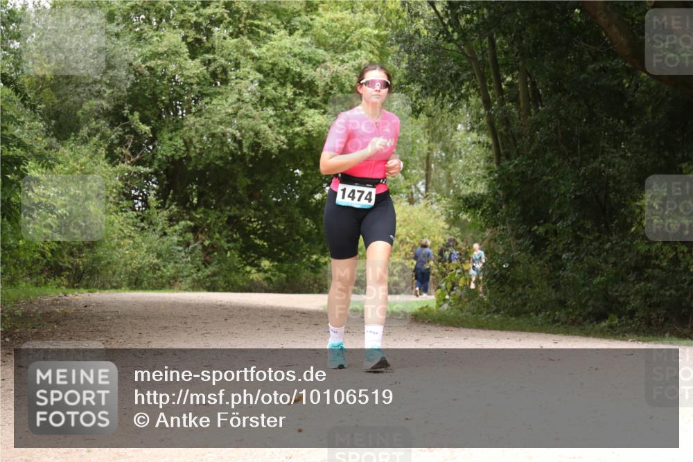 30.08.2026 - Elbe Triathlon Hamburg Antke Förster http://msf.ph/oto/10106519 30.08.2026 12:26:38 Laufen 1474, 70, 2 meine-sportfotos.de