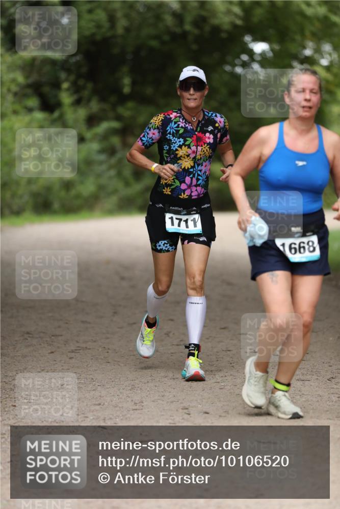 30.08.2026 - Elbe Triathlon Hamburg Antke Förster http://msf.ph/oto/10106520 30.08.2026 12:20:28 Laufen 1711, 668 meine-sportfotos.de
