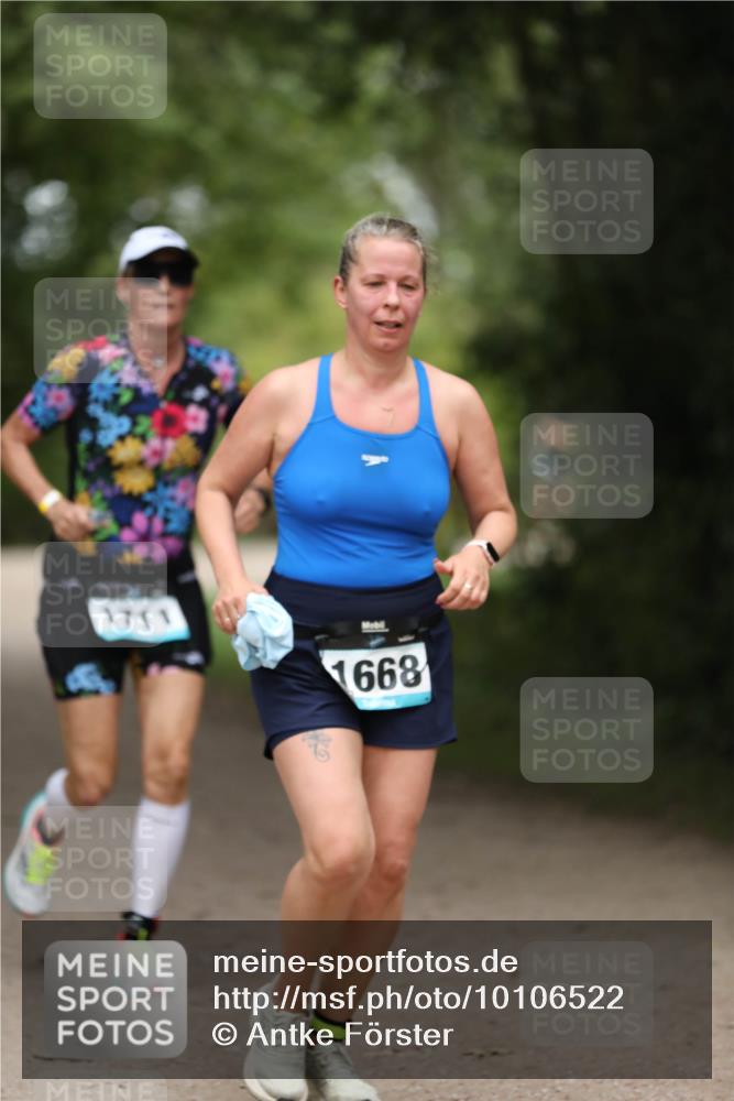 30.08.2026 - Elbe Triathlon Hamburg Antke Förster http://msf.ph/oto/10106522 30.08.2026 12:20:29 Laufen 1711, 1668 meine-sportfotos.de