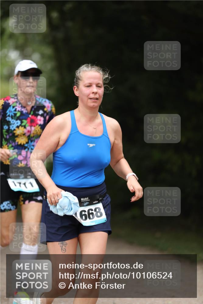 30.08.2026 - Elbe Triathlon Hamburg Antke Förster http://msf.ph/oto/10106524 30.08.2026 12:20:30 Laufen 1711, 668 meine-sportfotos.de