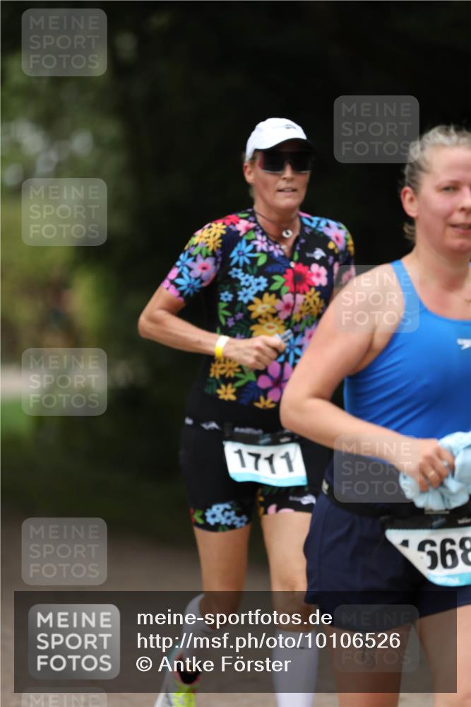 30.08.2026 - Elbe Triathlon Hamburg Antke Förster http://msf.ph/oto/10106526 30.08.2026 12:20:31 Laufen 1711, 668 meine-sportfotos.de