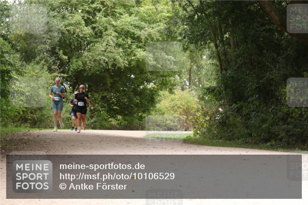 30.08.2026 - Elbe Triathlon Hamburg Antke Förster http://msf.ph/oto/10106529 30.08.2026 12:26:55 Laufen 1418, 1433 meine-sportfotos.de
