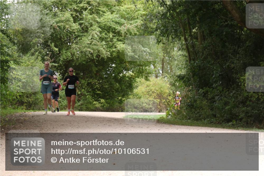 30.08.2026 - Elbe Triathlon Hamburg Antke Förster http://msf.ph/oto/10106531 30.08.2026 12:26:57 Laufen 1418, 1433 meine-sportfotos.de