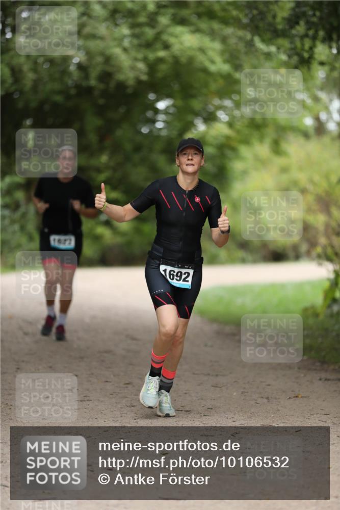 30.08.2026 - Elbe Triathlon Hamburg Antke Förster http://msf.ph/oto/10106532 30.08.2026 12:20:44 Laufen 1072, 1692 meine-sportfotos.de