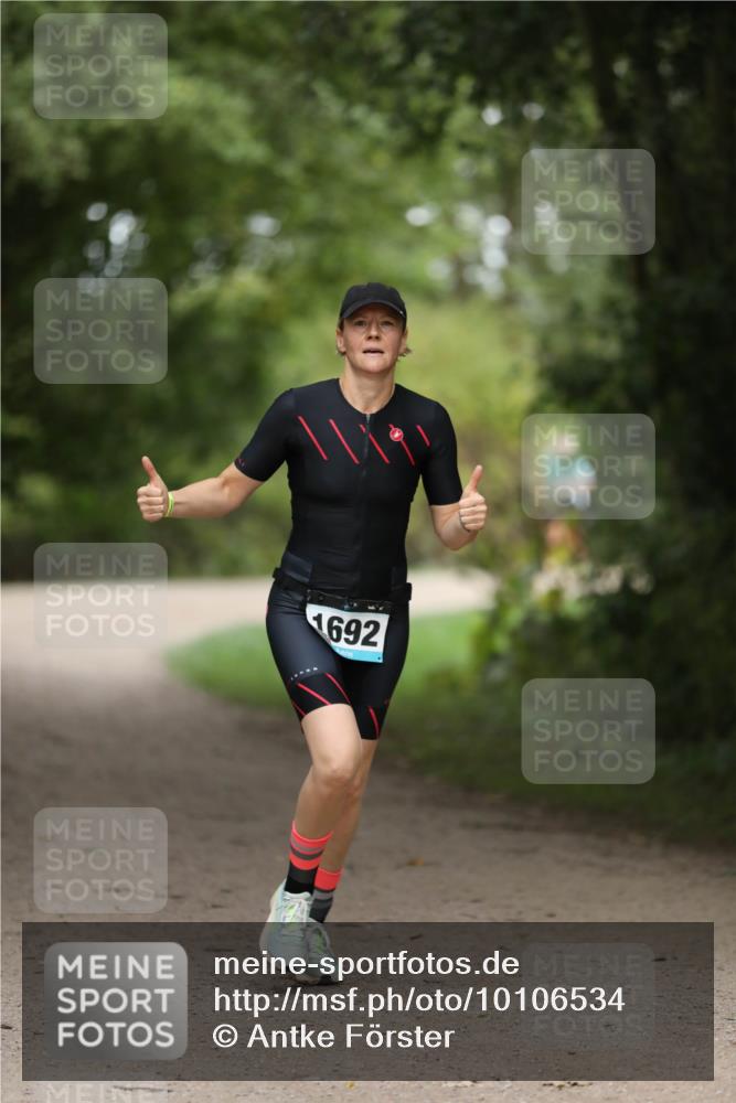 30.08.2026 - Elbe Triathlon Hamburg Antke Förster http://msf.ph/oto/10106534 30.08.2026 12:20:45 Laufen 1692 meine-sportfotos.de