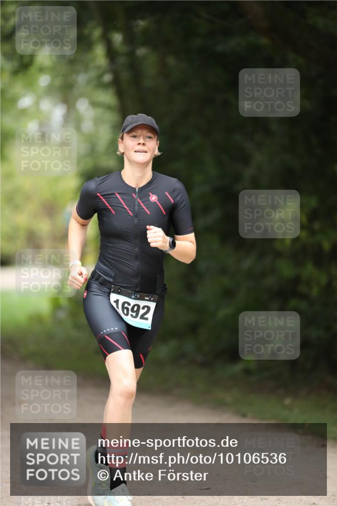 30.08.2026 - Elbe Triathlon Hamburg Antke Förster http://msf.ph/oto/10106536 30.08.2026 12:20:45 Laufen 1692 meine-sportfotos.de
