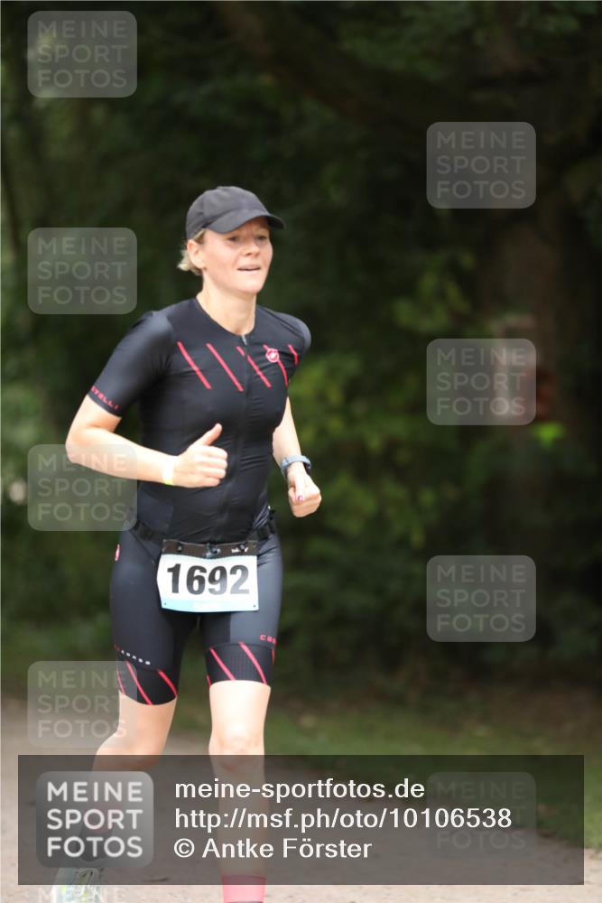 30.08.2026 - Elbe Triathlon Hamburg Antke Förster http://msf.ph/oto/10106538 30.08.2026 12:20:46 Laufen 1692 meine-sportfotos.de