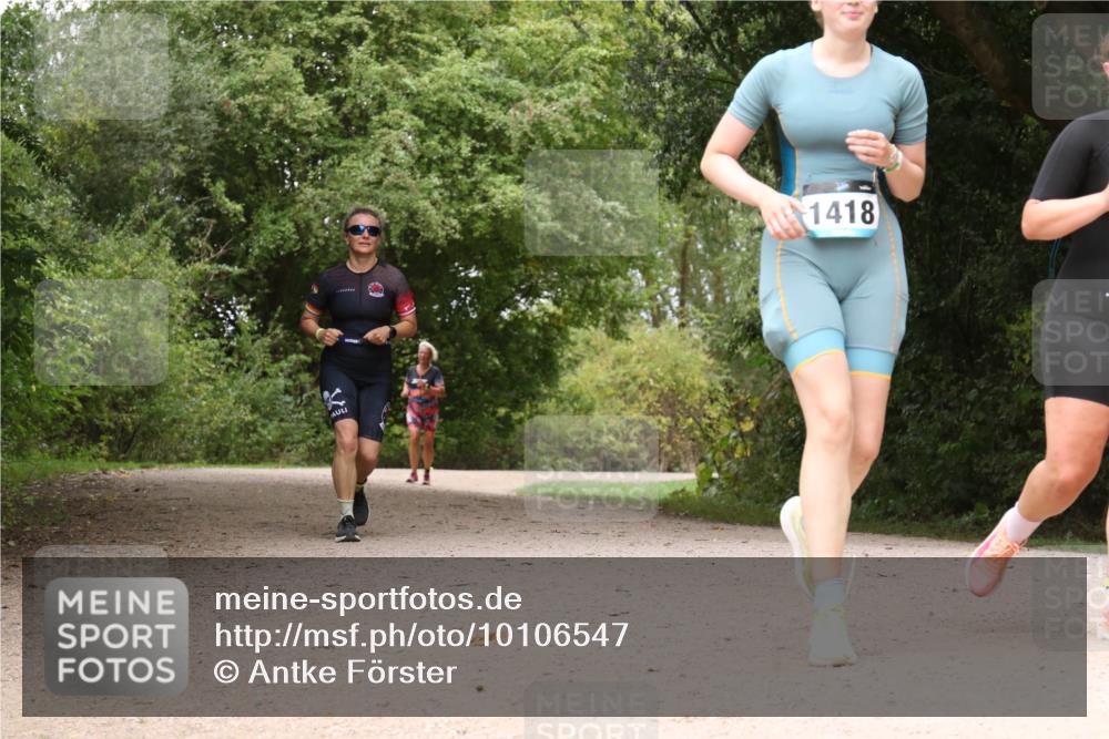 30.08.2026 - Elbe Triathlon Hamburg Antke Förster http://msf.ph/oto/10106547 30.08.2026 12:27:05 Laufen 1418 meine-sportfotos.de