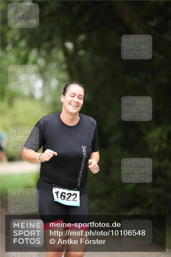 30.08.2026 - Elbe Triathlon Hamburg Antke Förster http://msf.ph/oto/10106548 30.08.2026 12:20:49 Laufen 1622 meine-sportfotos.de