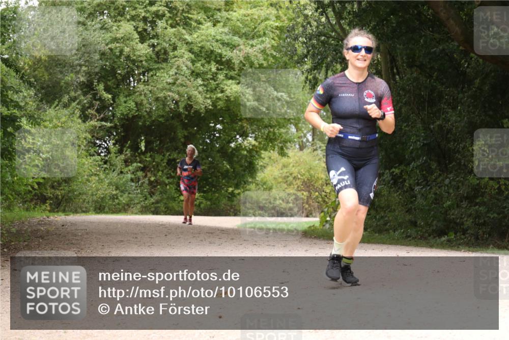 30.08.2026 - Elbe Triathlon Hamburg Antke Förster http://msf.ph/oto/10106553 30.08.2026 12:27:08 Laufen  meine-sportfotos.de