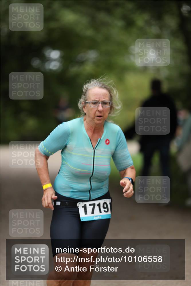 30.08.2026 - Elbe Triathlon Hamburg Antke Förster http://msf.ph/oto/10106558 30.08.2026 12:21:07 Laufen 17191 meine-sportfotos.de