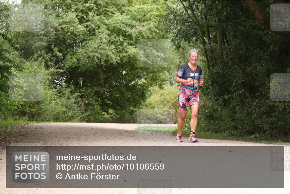 30.08.2026 - Elbe Triathlon Hamburg Antke Förster http://msf.ph/oto/10106559 30.08.2026 12:27:14 Laufen  meine-sportfotos.de