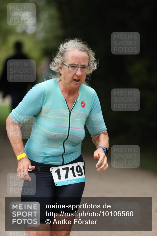 30.08.2026 - Elbe Triathlon Hamburg Antke Förster http://msf.ph/oto/10106560 30.08.2026 12:21:07 Laufen 1719 meine-sportfotos.de
