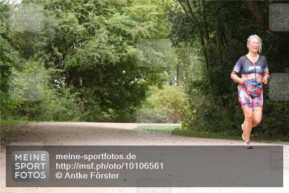 30.08.2026 - Elbe Triathlon Hamburg Antke Förster http://msf.ph/oto/10106561 30.08.2026 12:27:15 Laufen  meine-sportfotos.de