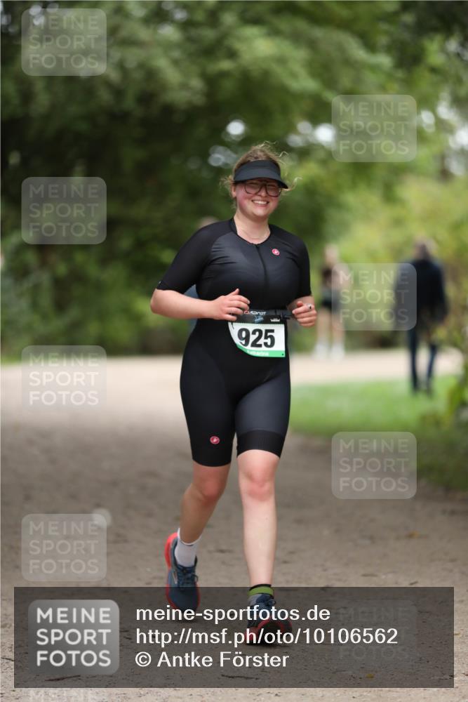 30.08.2026 - Elbe Triathlon Hamburg Antke Förster http://msf.ph/oto/10106562 30.08.2026 12:21:23 Laufen 925 meine-sportfotos.de