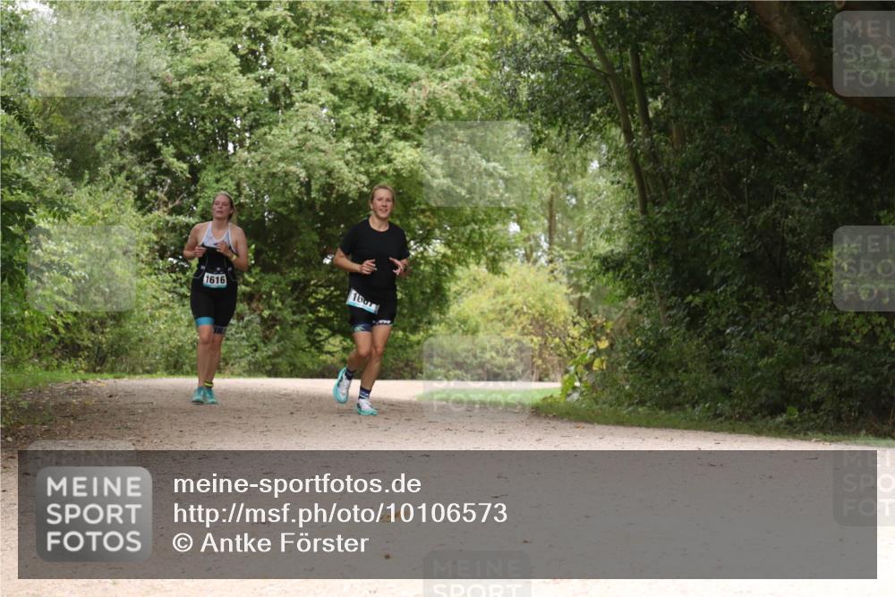 30.08.2026 - Elbe Triathlon Hamburg Antke Förster http://msf.ph/oto/10106573 30.08.2026 12:27:50 Laufen 100, 1616 meine-sportfotos.de