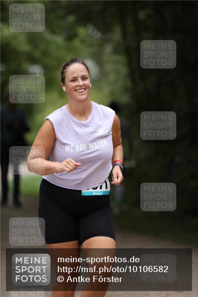 30.08.2026 - Elbe Triathlon Hamburg Antke Förster http://msf.ph/oto/10106582 30.08.2026 12:21:36 Laufen  meine-sportfotos.de