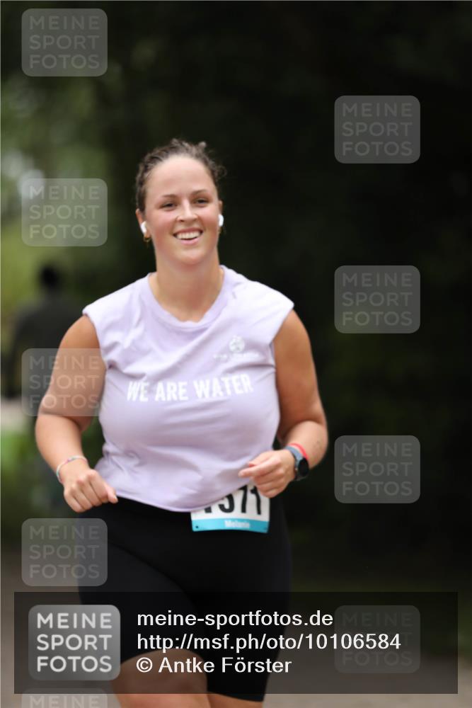 30.08.2026 - Elbe Triathlon Hamburg Antke Förster http://msf.ph/oto/10106584 30.08.2026 12:21:36 Laufen 11 meine-sportfotos.de