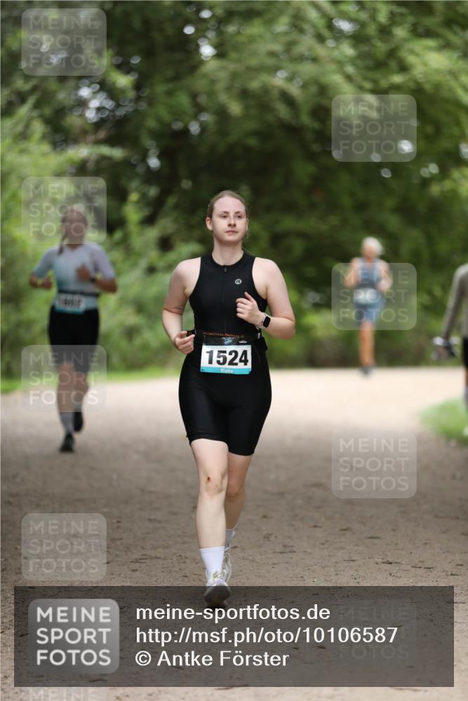 30.08.2026 - Elbe Triathlon Hamburg Antke Förster http://msf.ph/oto/10106587 30.08.2026 12:21:41 Laufen 1524 meine-sportfotos.de