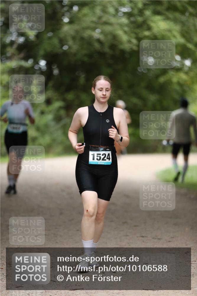 30.08.2026 - Elbe Triathlon Hamburg Antke Förster http://msf.ph/oto/10106588 30.08.2026 12:21:41 Laufen 1524 meine-sportfotos.de
