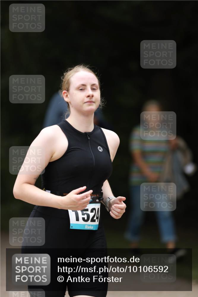 30.08.2026 - Elbe Triathlon Hamburg Antke Förster http://msf.ph/oto/10106592 30.08.2026 12:21:45 Laufen 1524 meine-sportfotos.de