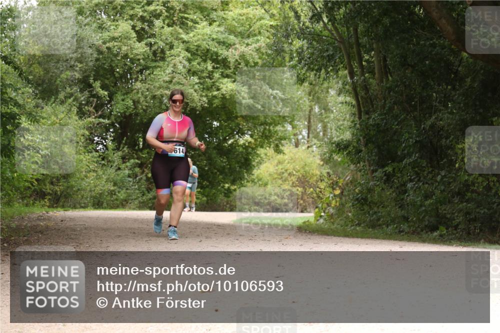 30.08.2026 - Elbe Triathlon Hamburg Antke Förster http://msf.ph/oto/10106593 30.08.2026 12:28:37 Laufen 614 meine-sportfotos.de