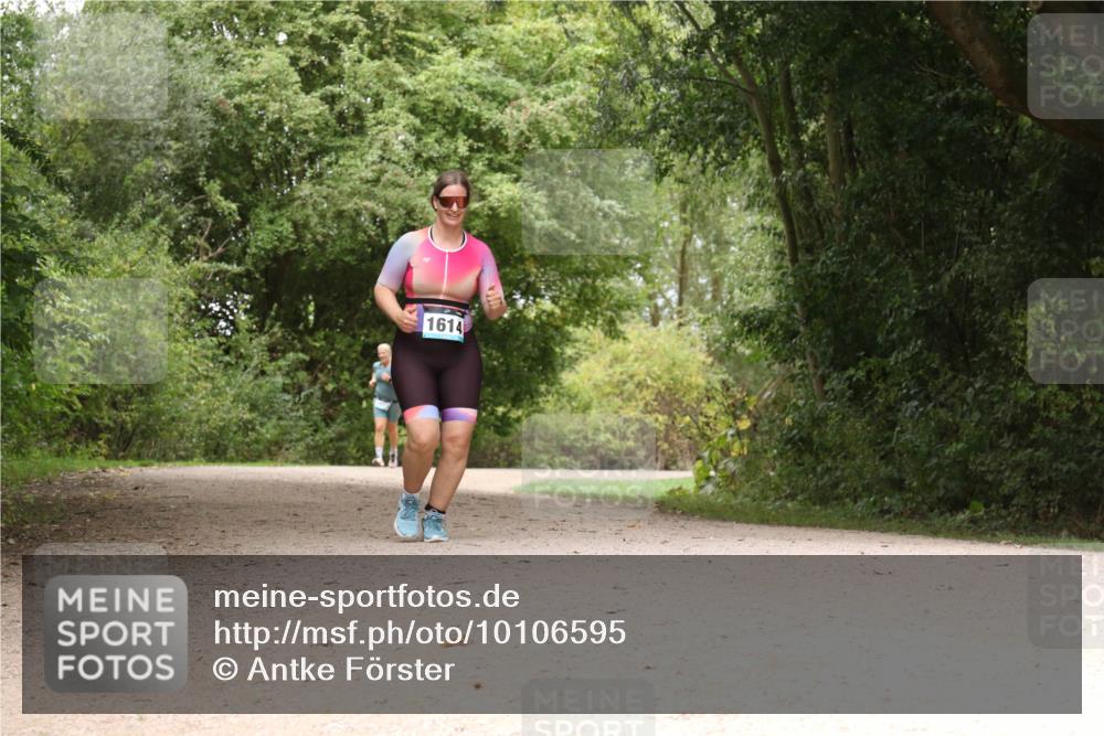 30.08.2026 - Elbe Triathlon Hamburg Antke Förster http://msf.ph/oto/10106595 30.08.2026 12:28:37 Laufen 1614 meine-sportfotos.de