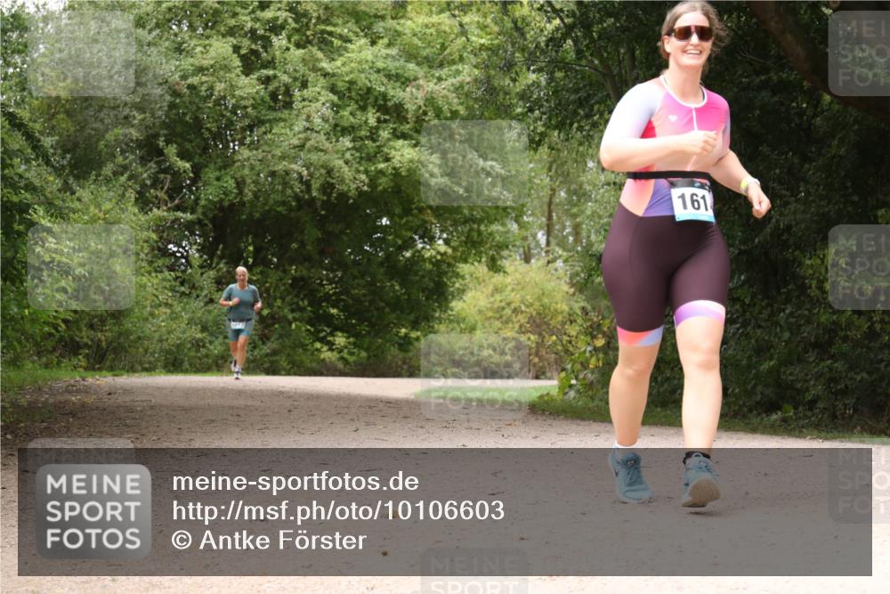 30.08.2026 - Elbe Triathlon Hamburg Antke Förster http://msf.ph/oto/10106603 30.08.2026 12:28:40 Laufen 1057, 161 meine-sportfotos.de