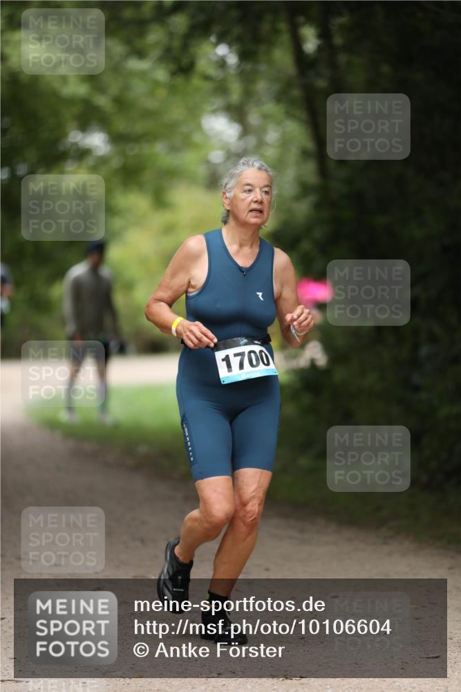 30.08.2026 - Elbe Triathlon Hamburg Antke Förster http://msf.ph/oto/10106604 30.08.2026 12:21:53 Laufen 1700 meine-sportfotos.de