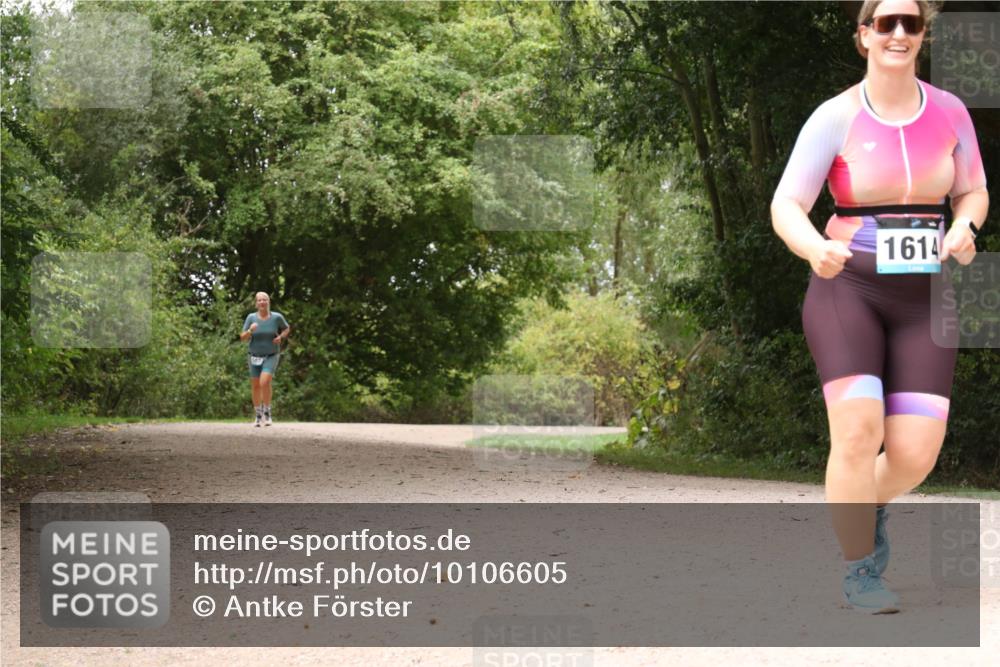 30.08.2026 - Elbe Triathlon Hamburg Antke Förster http://msf.ph/oto/10106605 30.08.2026 12:28:41 Laufen 1614, 00 meine-sportfotos.de