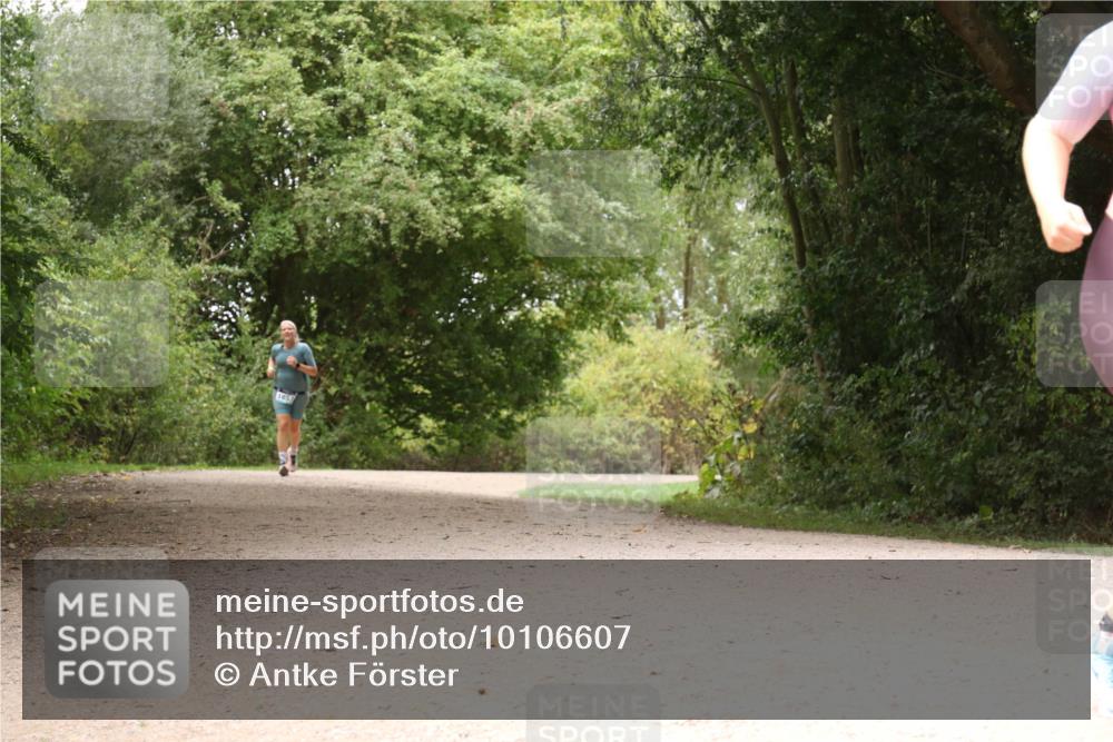 30.08.2026 - Elbe Triathlon Hamburg Antke Förster http://msf.ph/oto/10106607 30.08.2026 12:28:41 Laufen 1657 meine-sportfotos.de