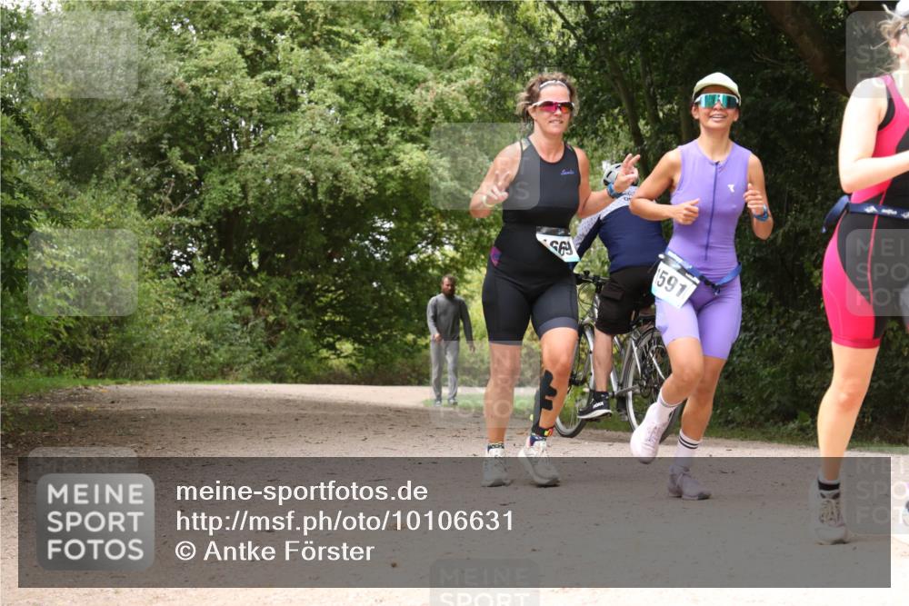 30.08.2026 - Elbe Triathlon Hamburg Antke Förster http://msf.ph/oto/10106631 30.08.2026 12:29:20 Laufen 69, 1591 meine-sportfotos.de