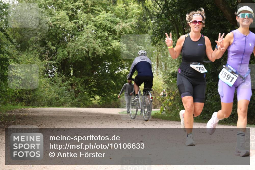 30.08.2026 - Elbe Triathlon Hamburg Antke Förster http://msf.ph/oto/10106633 30.08.2026 12:29:21 Laufen 69, 1591 meine-sportfotos.de