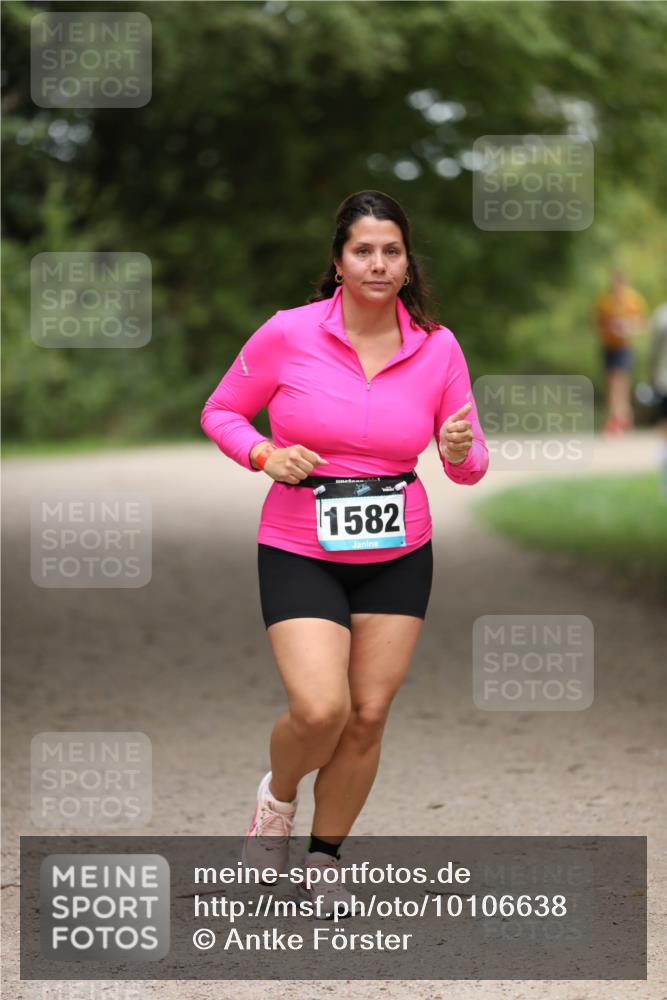 30.08.2026 - Elbe Triathlon Hamburg Antke Förster http://msf.ph/oto/10106638 30.08.2026 12:22:19 Laufen 1582 meine-sportfotos.de