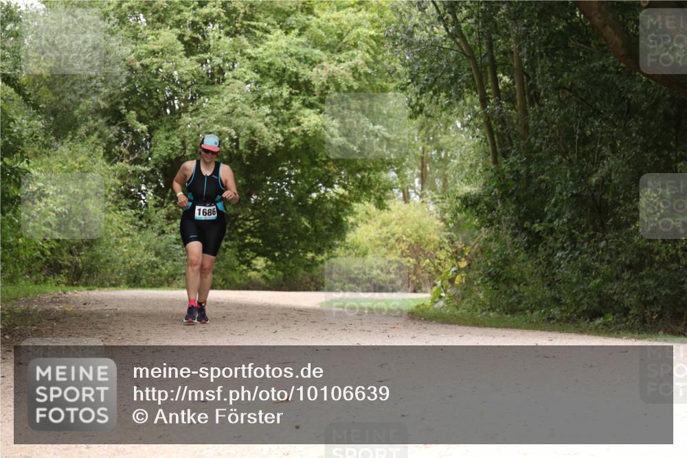 30.08.2026 - Elbe Triathlon Hamburg Antke Förster http://msf.ph/oto/10106639 30.08.2026 12:29:37 Laufen 1686 meine-sportfotos.de