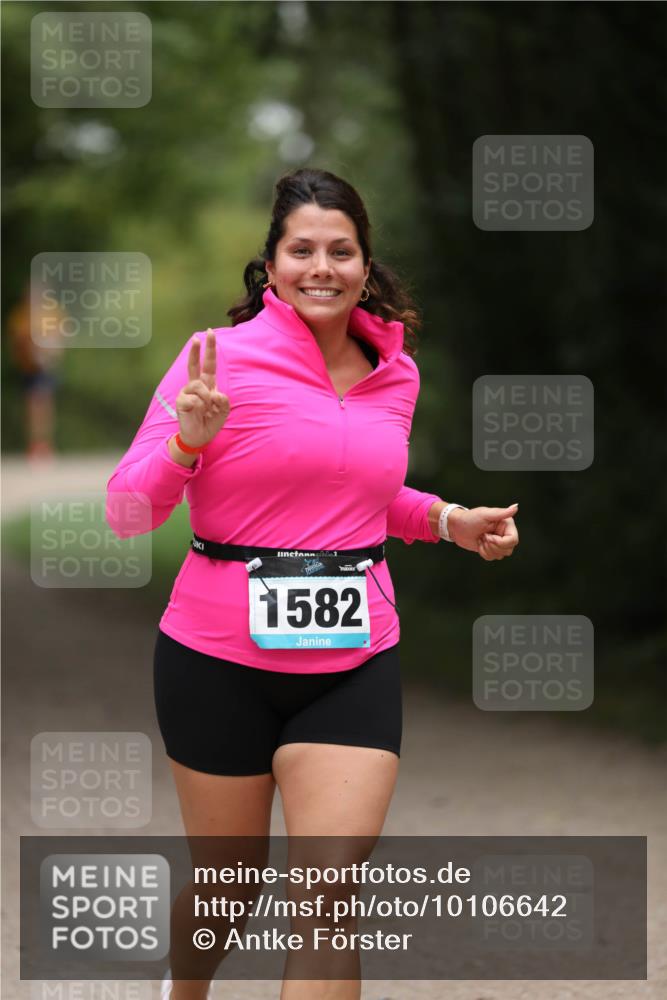 30.08.2026 - Elbe Triathlon Hamburg Antke Förster http://msf.ph/oto/10106642 30.08.2026 12:22:20 Laufen 3, 1582 meine-sportfotos.de